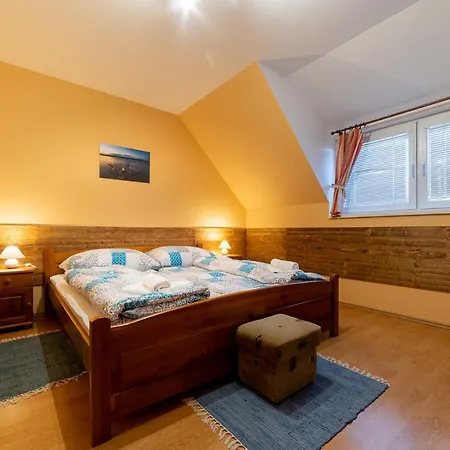 & Bar Natali בית הארחה